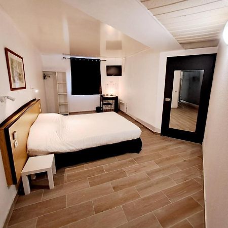 Crystal Hotel Saint Denis Basilique Екстериор снимка