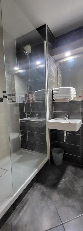 Crystal Hotel Saint Denis Basilique Екстериор снимка