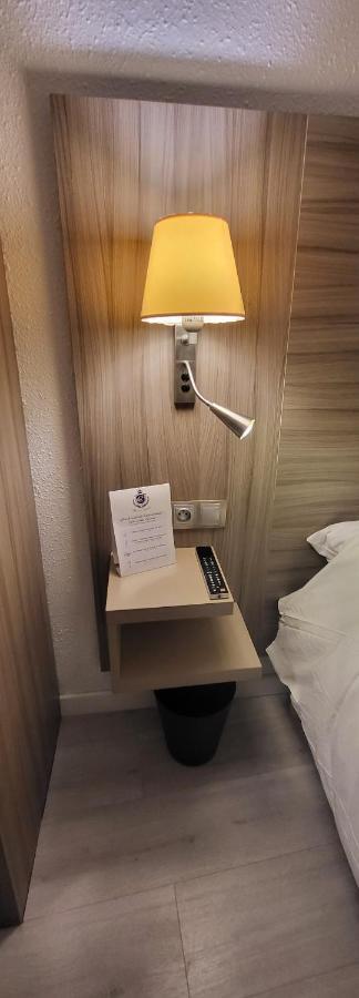 Crystal Hotel Saint Denis Basilique Екстериор снимка