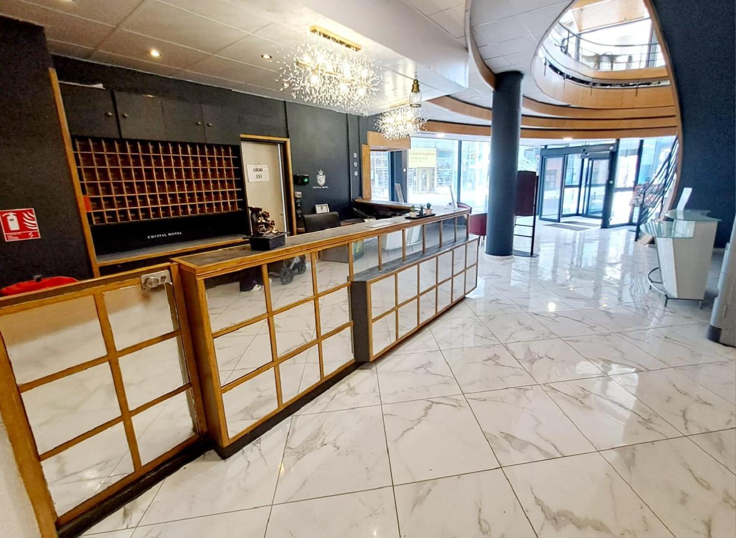 Crystal Hotel Saint Denis Basilique Екстериор снимка
