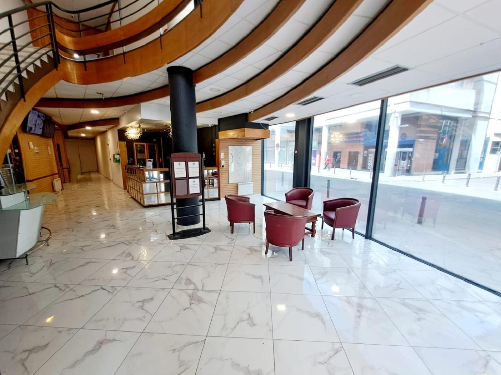 Crystal Hotel Saint Denis Basilique Екстериор снимка
