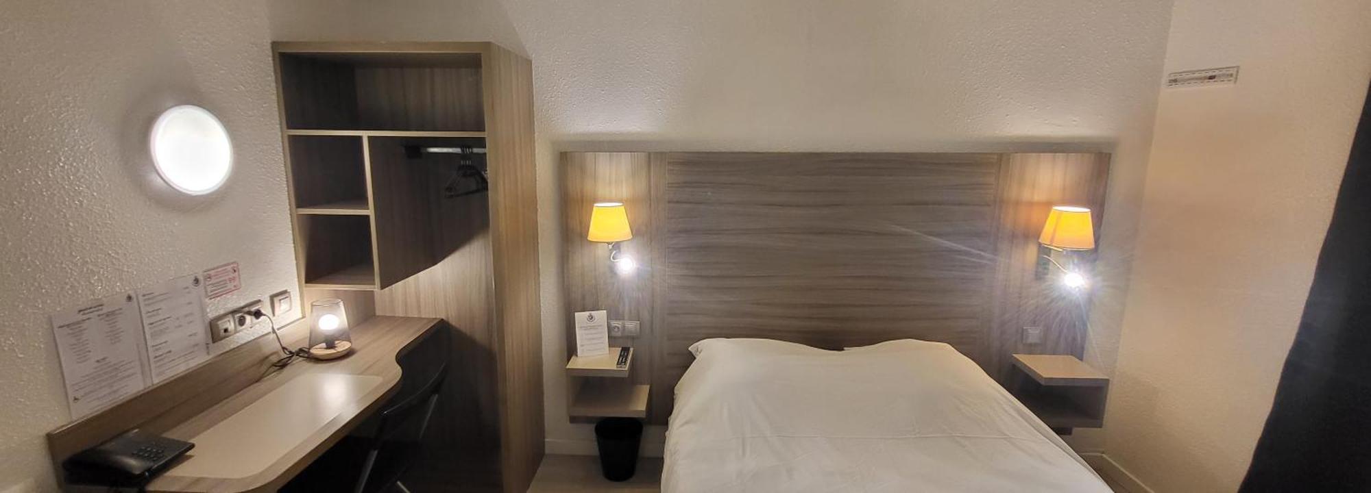 Crystal Hotel Saint Denis Basilique Екстериор снимка