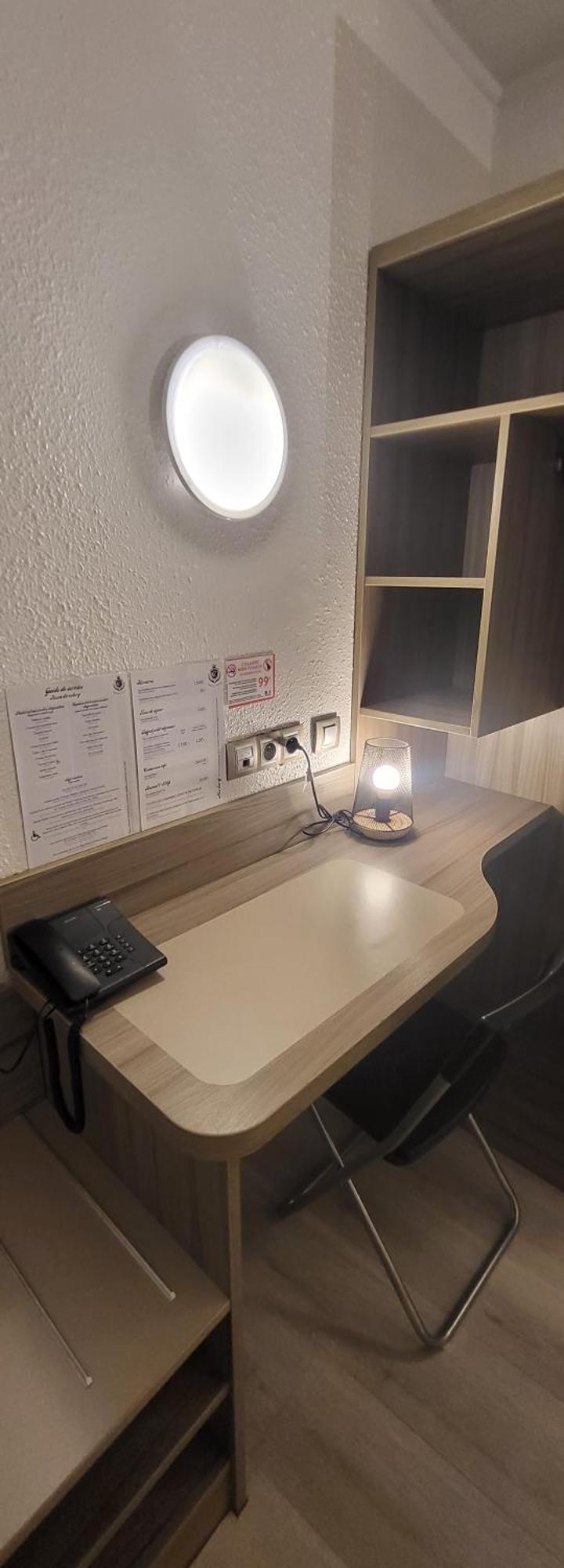 Crystal Hotel Saint Denis Basilique Екстериор снимка